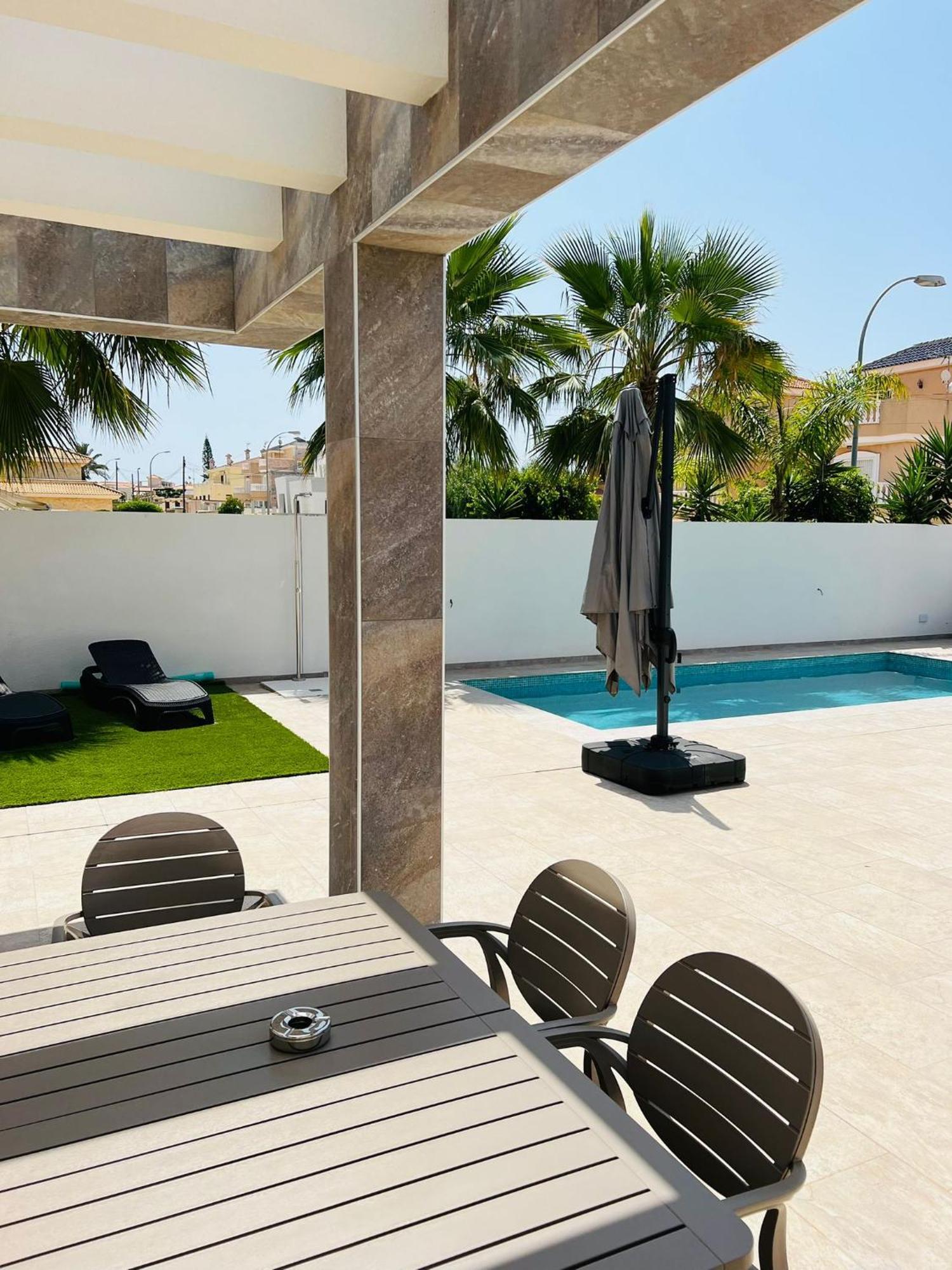Villa Domicil De Luxe Torrevieja Kültér fotó