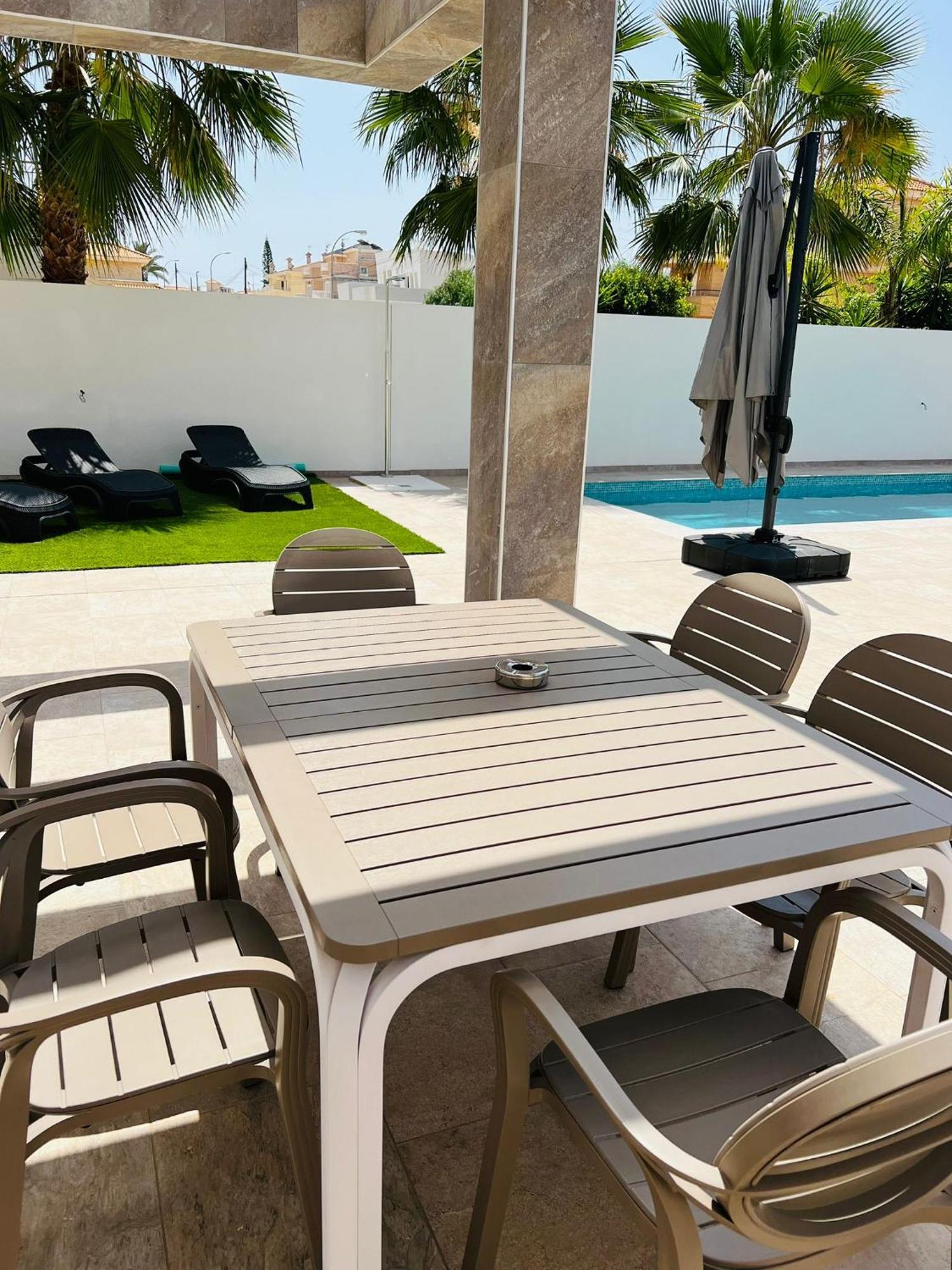 Villa Domicil De Luxe Torrevieja Kültér fotó